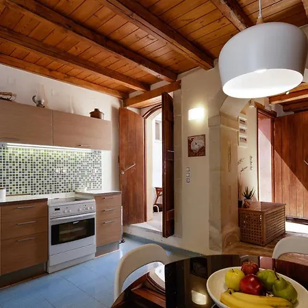 Erasmia's Venetian House Дом отдыха Ретимно